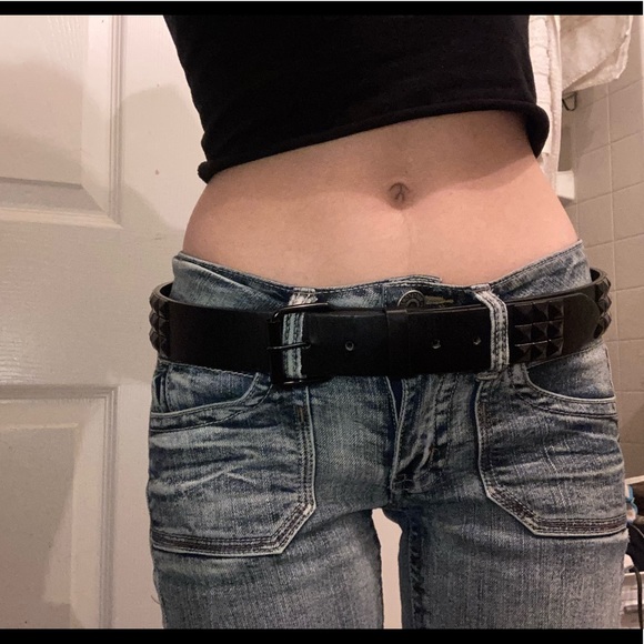 All black scene studded belt 💕 - Picture 3 of 4